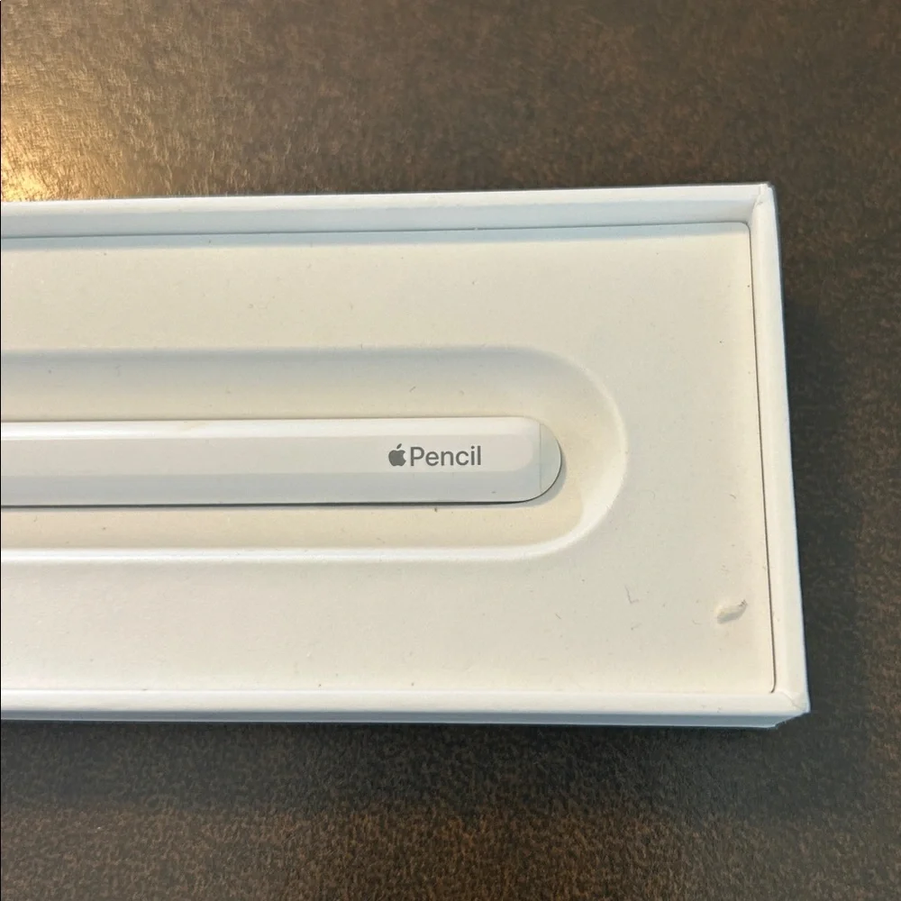 Apple White Stylus for iPad - Picture 2 of 2